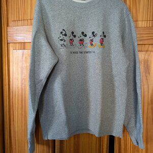 UNIQLO x DISNEY Crewneck Sweatshirt Men (Medium)